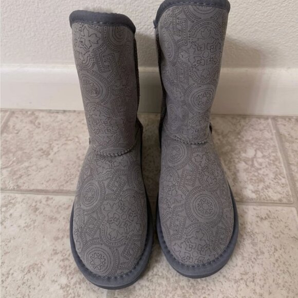 Australia Luxe Collective Embossed Sheepskin Boots - Gray, Size 36 (New) - Picture 1 of 4